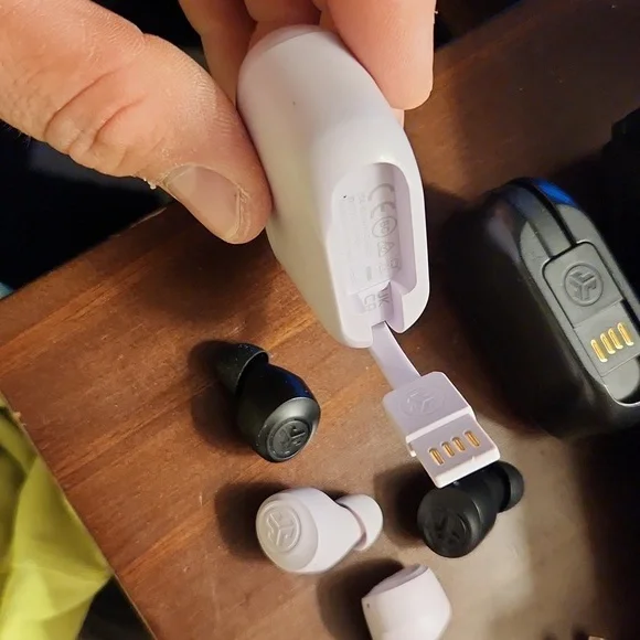 JLab Sets Of Ear Buds. 2 Sets Never Used - Picture 4 of 4